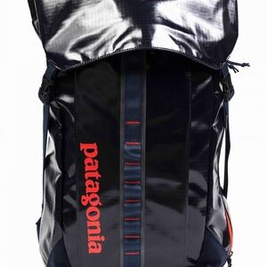 Patagonia Black Hole Backpack 32L - Navy Blue - EUC